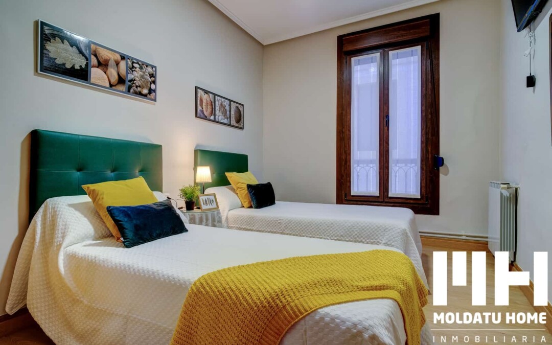 Pensión + vivienda particular en Donostia, 7 hab, 3 baños, en pleno corazón de la ciudad. Precio: 1.250.000€