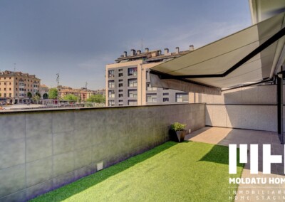 Vivienda Duplex de 5 hab, 4 baños y gran terraza en Calle Sargia de Irún. Precio 454.900€